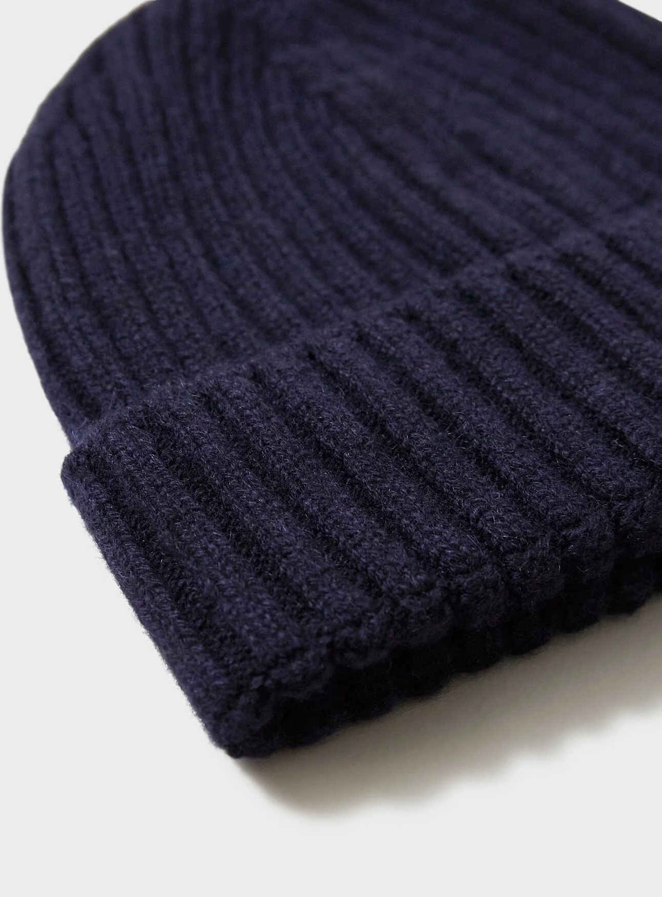 Cashmere Navy Ribbed Beanie Hat - Image 3
