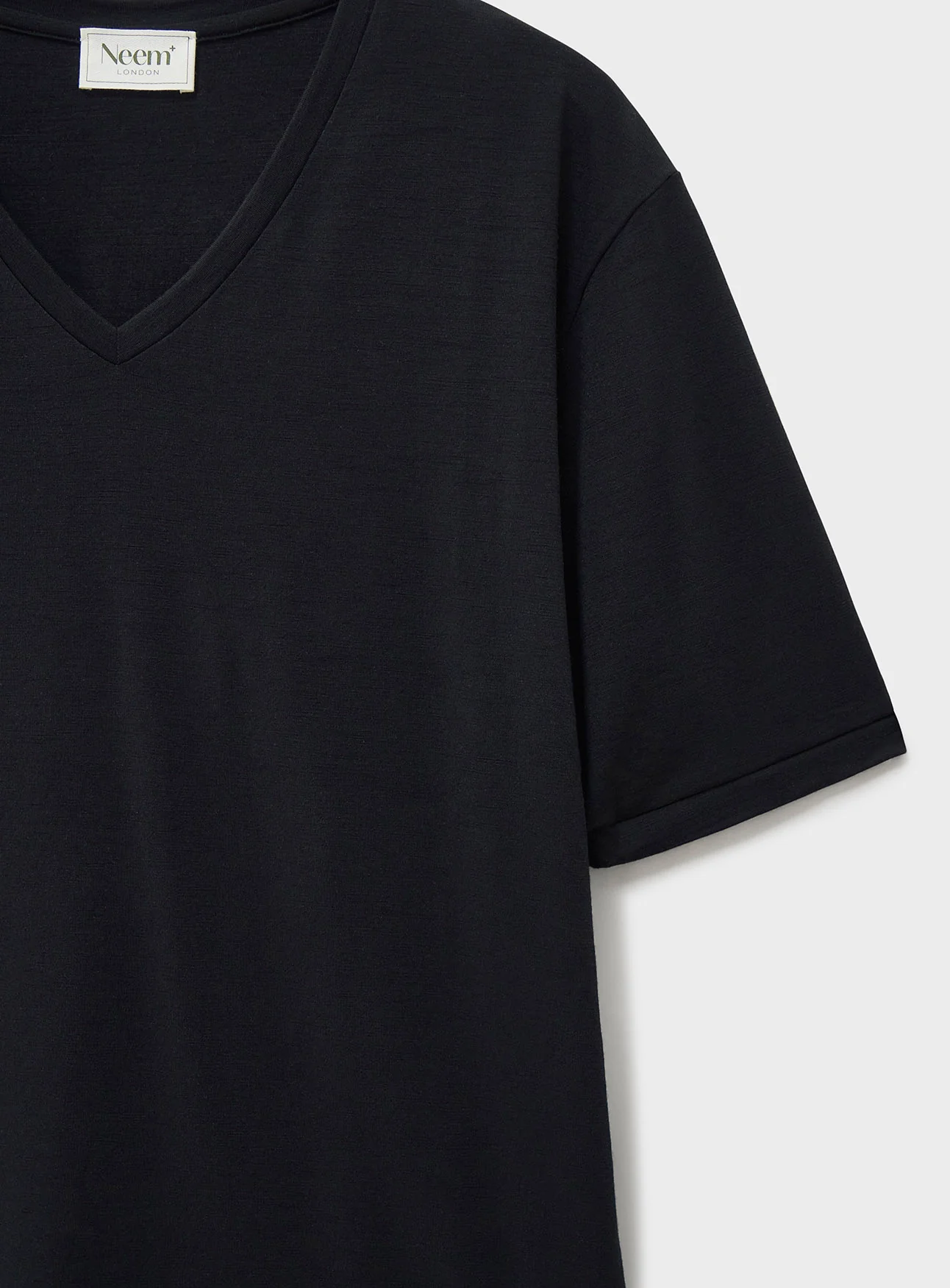 ZQ Merino Super 120s Jersey Black V-Neck T-Shirt - Image 3